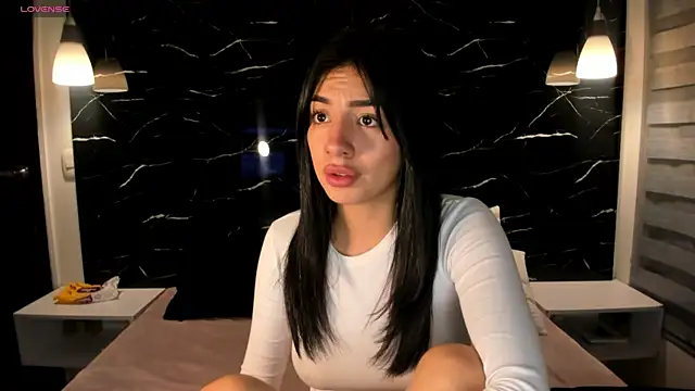 ANTONELLA  ROUSE  online show from 27, 12, 2024