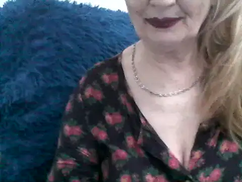 CarlyTreat online show from 20, 12, 2024