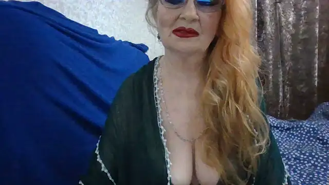 CarlyTreat online show from 21, 9, 2025