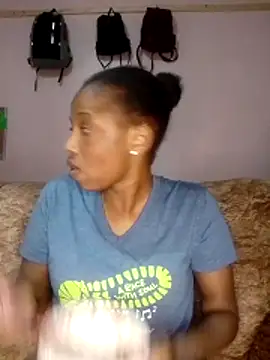 Snapshot of SweetWhisper chatting on 11, 11, 2025 SweetWhisper online show from 11, 11, 2025