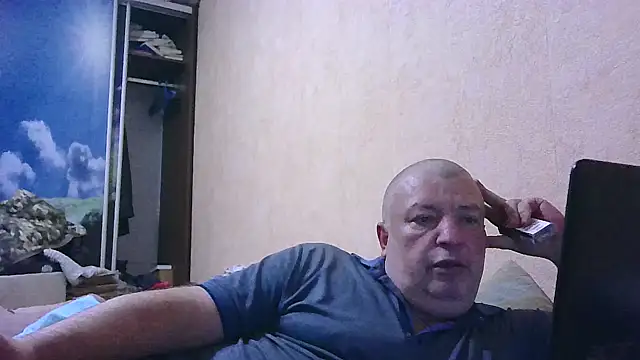 Snapshot of Art_Ass chatting on 14, 10, 2025 Art Ass online show from 14, 10, 2025