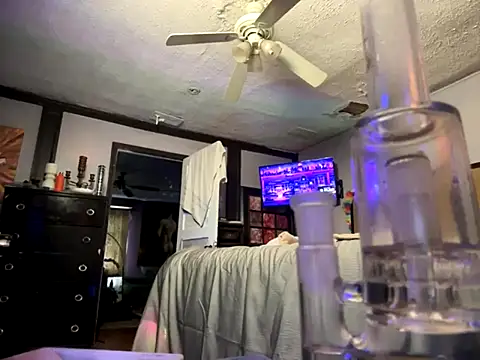 Snapshot of trash4cash chatting on 28, 10, 2025 trash4cash online show from 28, 10, 2025