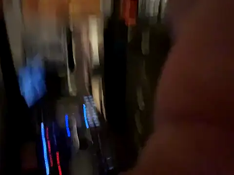 Snapshot of trash4cash chatting on 19, 11, 2025 trash4cash online show from 19, 11, 2025