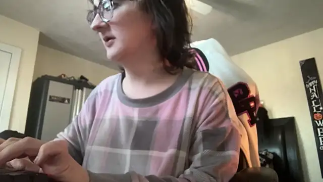 Snapshot of YandereDemon chatting on 16, 12, 2025 YandereDemon online show from 16, 12, 2025