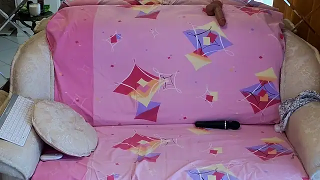 Snapshot of BEST-1 chatting on 24, 10, 2025 BEST-1 online show from 24, 10, 2025