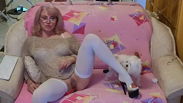 Snapshot of BEST-1 chatting on 7, 11, 2025 BEST-1 online show from 7, 11, 2025