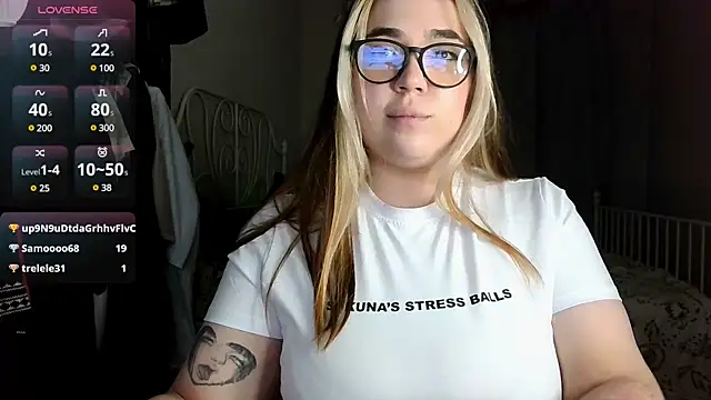 Snapshot of Roxy_Sakura chatting on 16, 3, 2025 Roxy Sakura online show from 16, 3, 2025