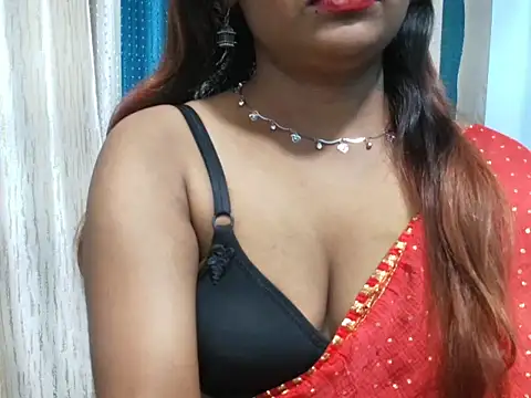 Snapshot of Mayra_baby chatting on 21, 11, 2025 Mayra baby online show from 21, 11, 2025