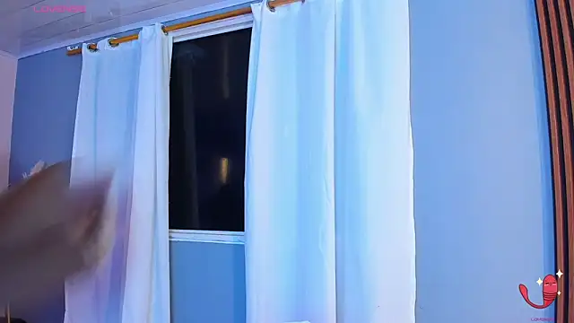 sofiaa grey  online show from 7, 11, 2025