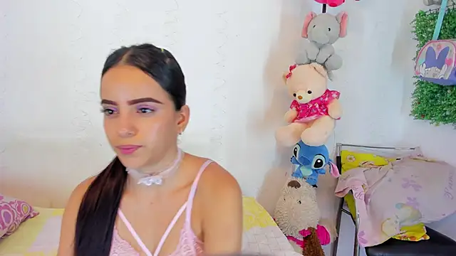 Snapshot of emilyclay_1 chatting on 29, 10, 2025 emilyclay 1 online show from 29, 10, 2025