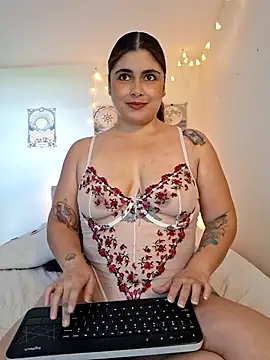 Juliietha servas online show from 5, 10, 2025