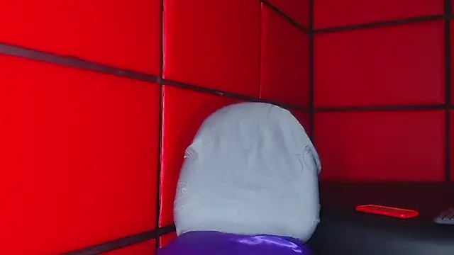 Haileybieberr online show from 29, 1, 2025