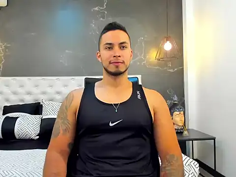 Snapshot of Juan_muscle chatting on 9, 11, 2025 Juan muscle online show from 9, 11, 2025