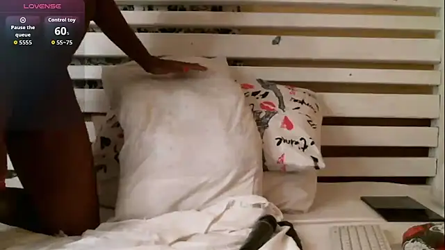 Snapshot of black_sexy_queen chatting on 7, 11, 2025 black sexy queen online show from 7, 11, 2025