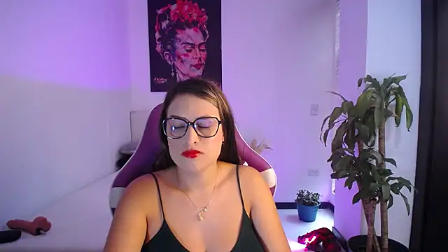 Snapshot of esmeraldaa230 chatting on 30, 10, 2025 esmeraldaa230 online show from 30, 10, 2025