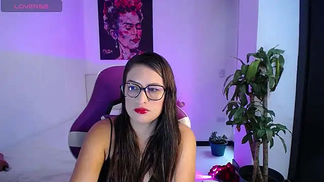 Snapshot of esmeraldaa230 chatting on 14, 11, 2025 esmeraldaa230 online show from 14, 11, 2025