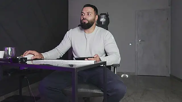 Snapshot of mattmasterss chatting on 9, 10, 2025 mattmasterss online show from 9, 10, 2025