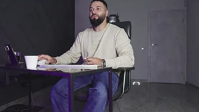 Snapshot of mattmasterss chatting on 12, 10, 2025 mattmasterss online show from 12, 10, 2025