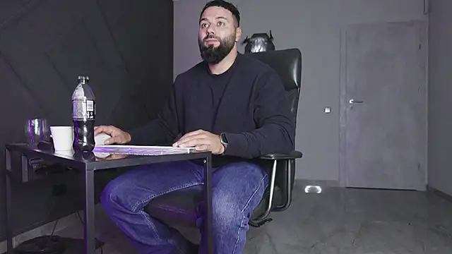 Snapshot of mattmasterss chatting on 19, 10, 2025 mattmasterss online show from 19, 10, 2025