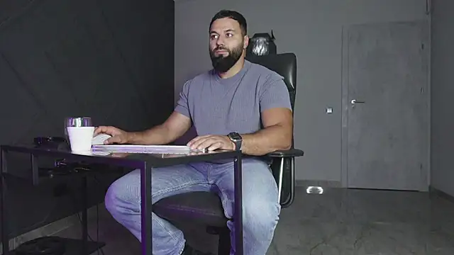 Snapshot of mattmasterss chatting on 22, 10, 2025 mattmasterss online show from 22, 10, 2025