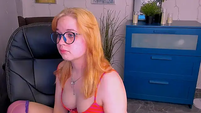 Snapshot of AlicePopsy chatting on 24, 1, 2025 AlicePopsy online show from 24, 1, 2025