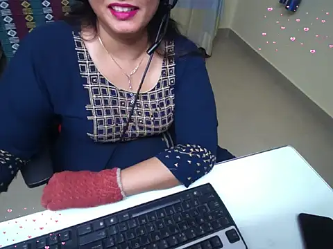 Arushisingh8888 online show from 4, 10, 2025