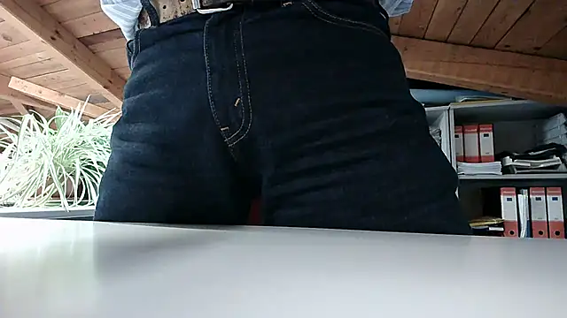 Snapshot of TWENTYONE0021 chatting on 16, 1, 2025 TWENTYONE0021 online show from 16, 1, 2025