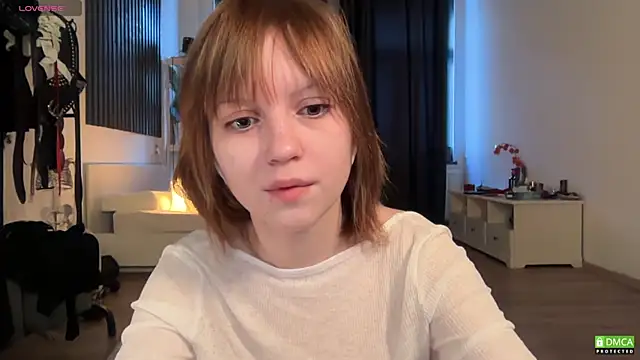 Snapshot of electric_babe chatting on 4, 11, 2025 electric babe online show from 4, 11, 2025