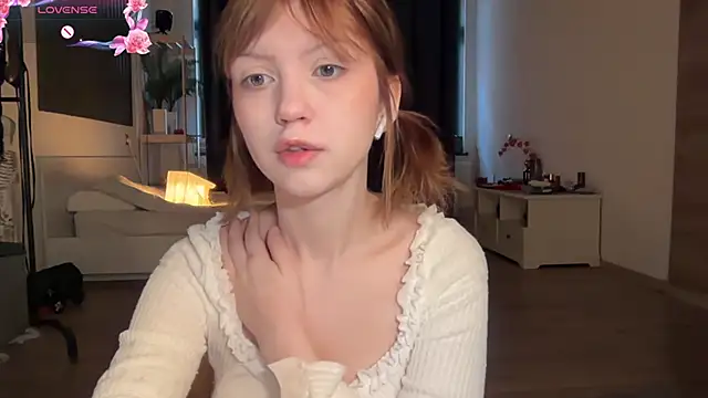 Snapshot of electric_babe chatting on 11, 11, 2025 electric babe online show from 11, 11, 2025