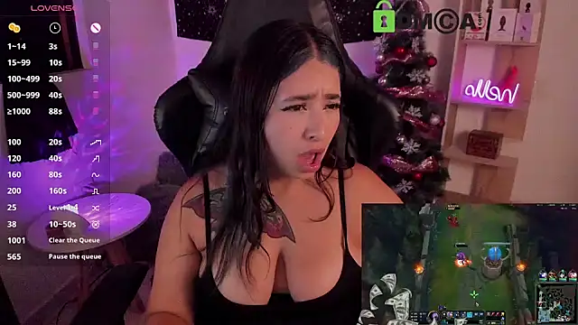 sweetcoralinee online show from 6, 1, 2025