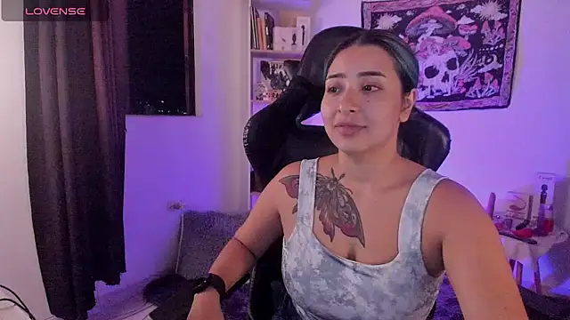 Snapshot of sweetcoralinee chatting on 8, 10, 2025 sweetcoralinee online show from 8, 10, 2025