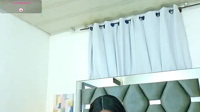 camila larzon online show from 4, 2, 2026