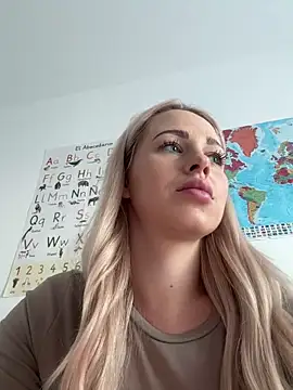 streetdoll online show from 15, 1, 2025
