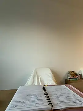 Snapshot of streetdoll chatting on 11, 10, 2025 streetdoll online show from 11, 10, 2025