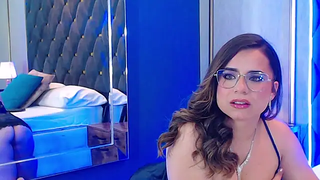 ThaniaJones online show from 21, 11, 2025