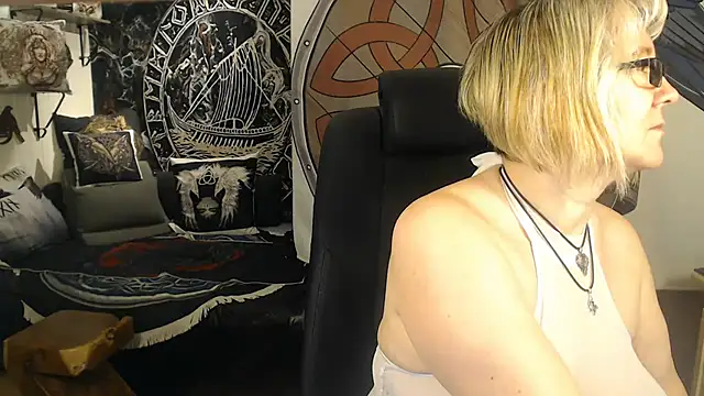 TittenMichelle online show from 8, 2, 2025