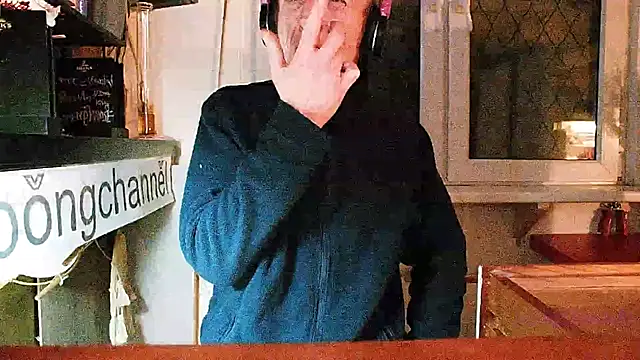 Snapshot of BongChannel chatting on 26, 1, 2025 BongChannel online show from 26, 1, 2025