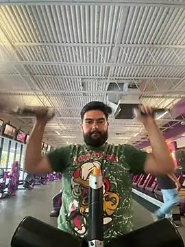 Snapshot of bigdickgio6923 chatting on 1, 3, 2026 bigdickgio6923 online show from 1, 3, 2026