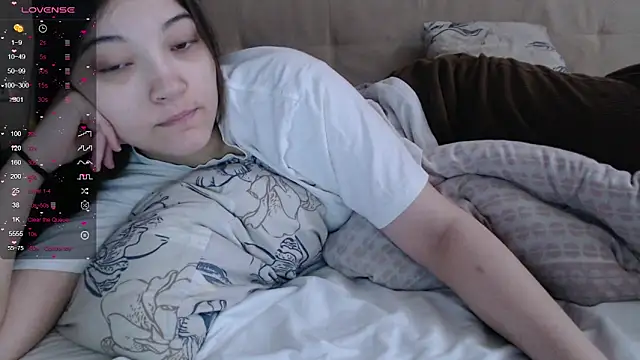 Snapshot of AlisaDevis chatting on 1, 3, 2026 AlisaDevis online show from 1, 3, 2026