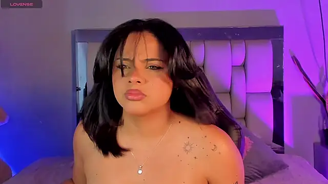 lunamartiinez online show from 14, 12, 2024