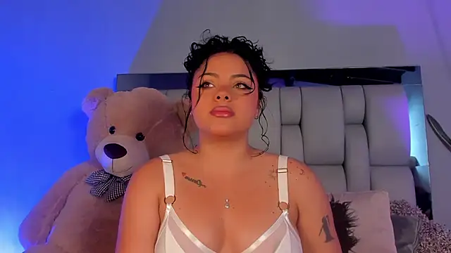 lunamartiinez online show from 31, 12, 2024