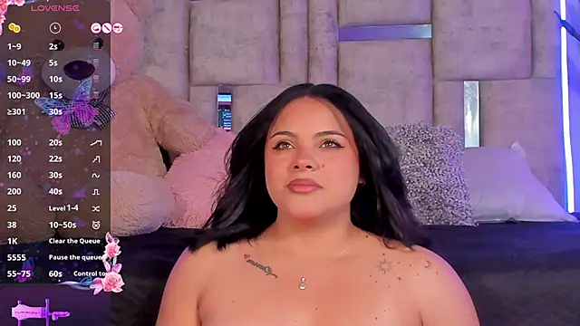 lunamartiinez online show from 12, 1, 2025