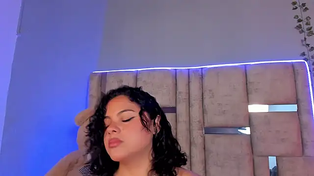 lunamartiinez online show from 21, 1, 2025