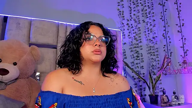 lunamartiinez online show from 27, 1, 2025