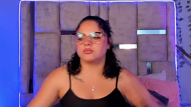 lunamartiinez online show from 30, 1, 2025