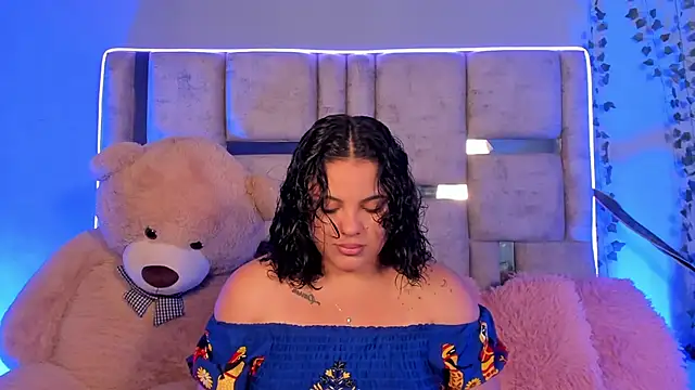 lunamartiinez online show from 1, 2, 2025