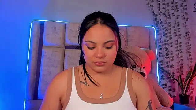 lunamartiinez online show from 11, 2, 2025