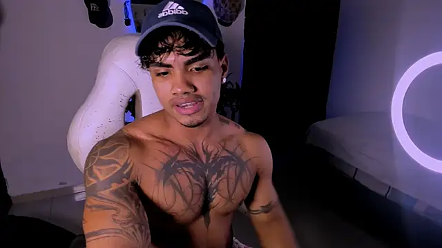 Snapshot of Young_laroi chatting on 28, 1, 2025 Young laroi online show from 28, 1, 2025