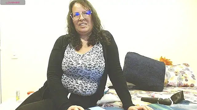 Snapshot of honeyhot_paty chatting on 15, 3, 2025 honeyhot paty online show from 15, 3, 2025