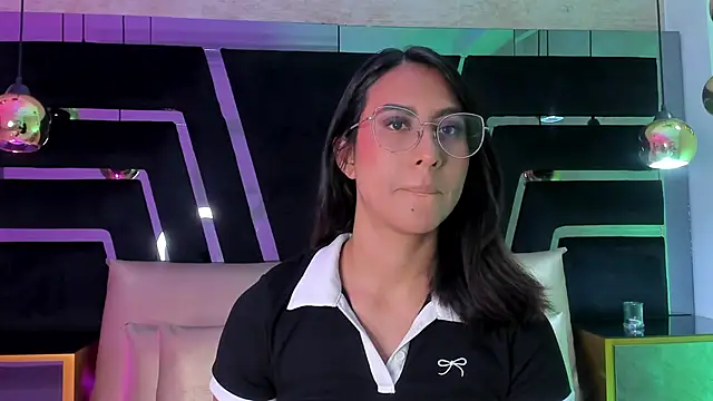 DaraBeckett online show from 6, 11, 2025